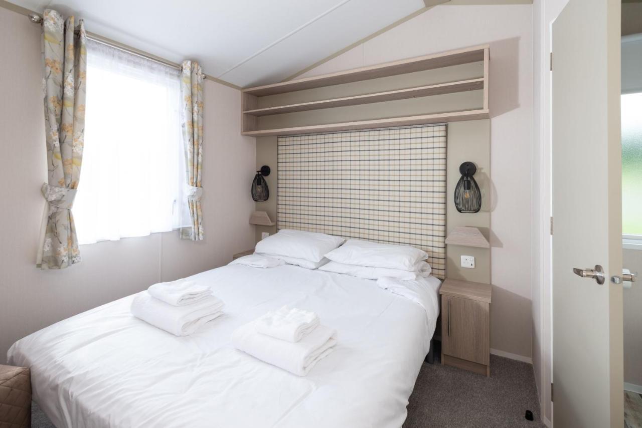 Luxury Holiday Home Sleeps 6 Pet Friendly Сент-Остел Экстерьер фото